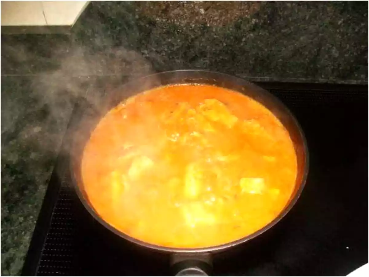 TORTILLA DE PATATAS EN SALSA - foto 8