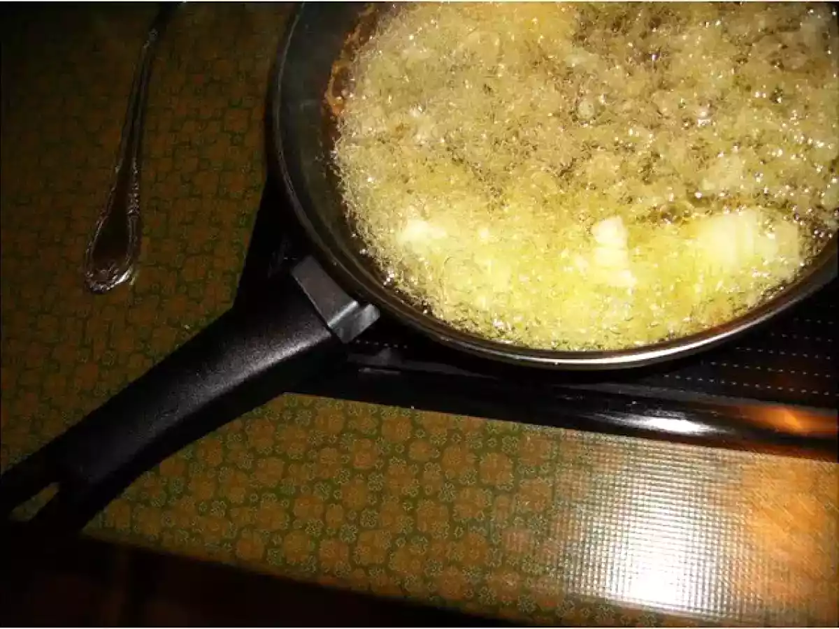 TORTILLA DE PATATAS O ESPAÑOLA - foto 2