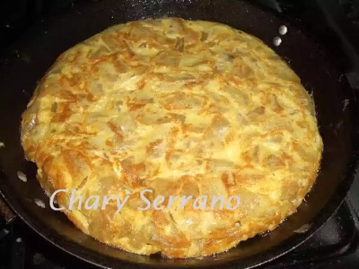 Tortilla de pencas de acelga y patatas