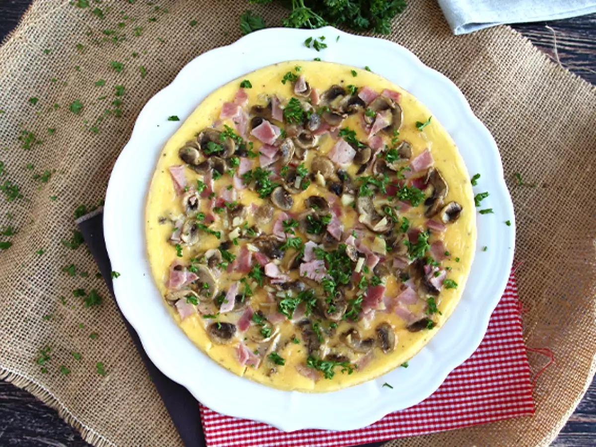 Tortilla fácil con champiñones, jamón y perejil - foto 3