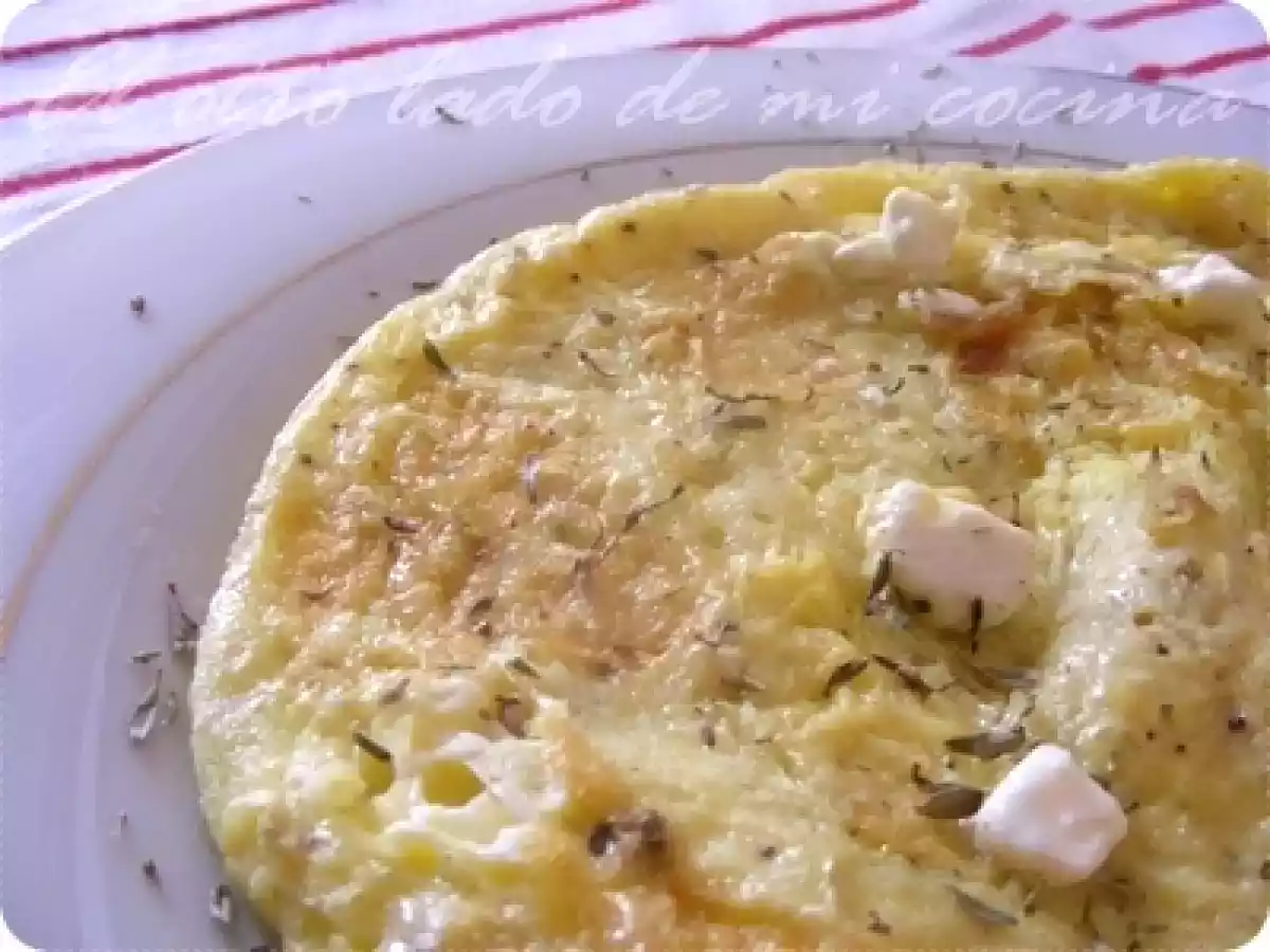 Tortilla francesa con queso aromatizada al tomillo