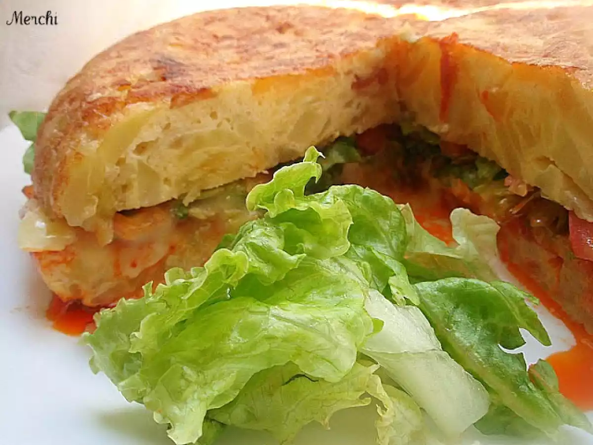 Tortilla rellena de sobrasada y queso brie - foto 4