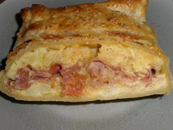 Tortilla Rellena Envuelta en hojaldre