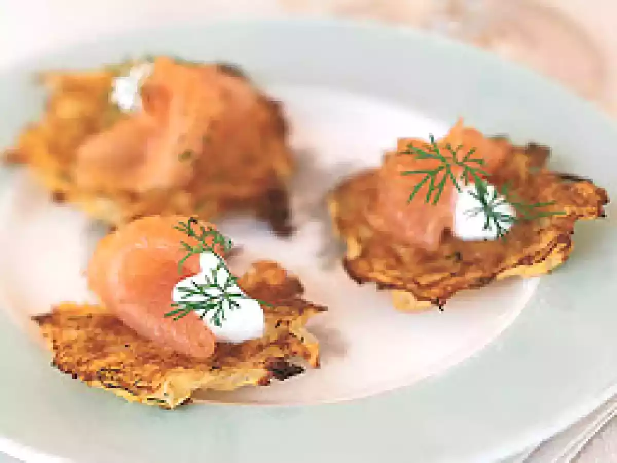 Tortitas de Patatas con salmón y eneldo