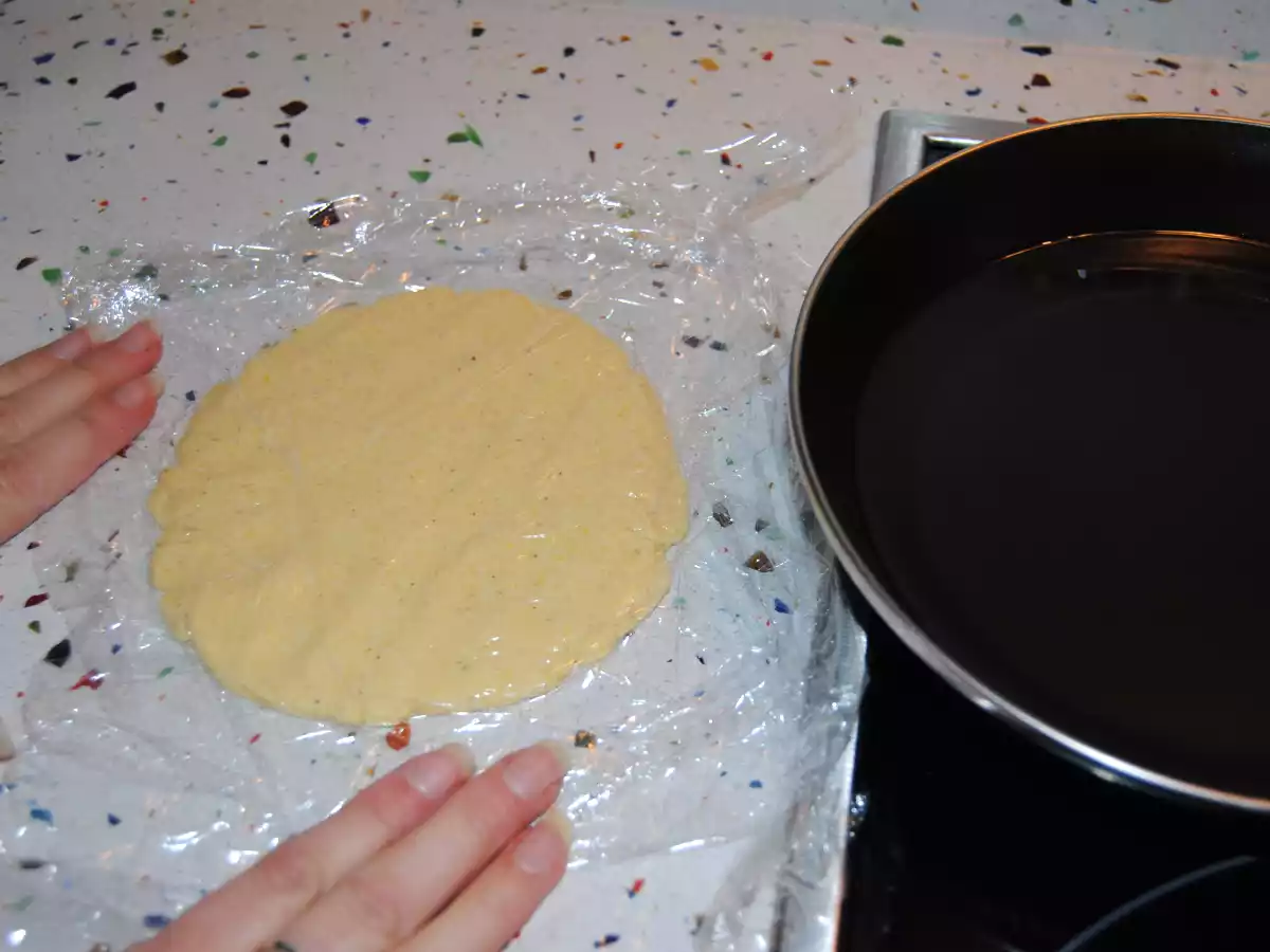 Tortos de maíz con huevos y picadillo - foto 2