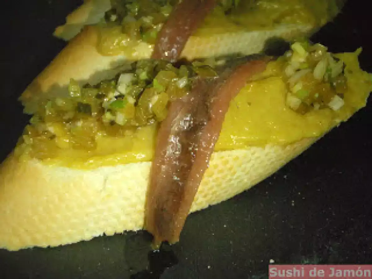 Tosta de Anchoas con Platano Picante