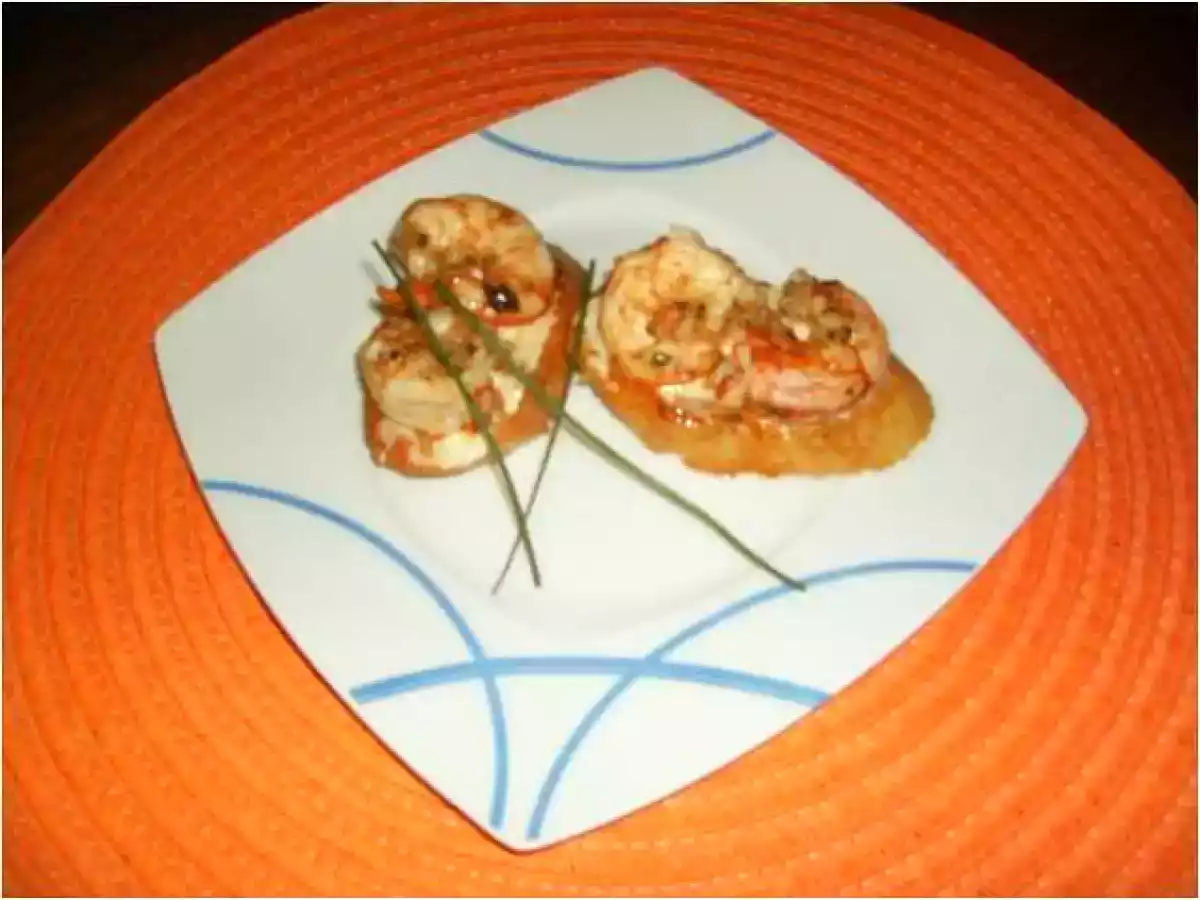 TOSTA DE GAMBAS AL AJILLO CON ALIOLI