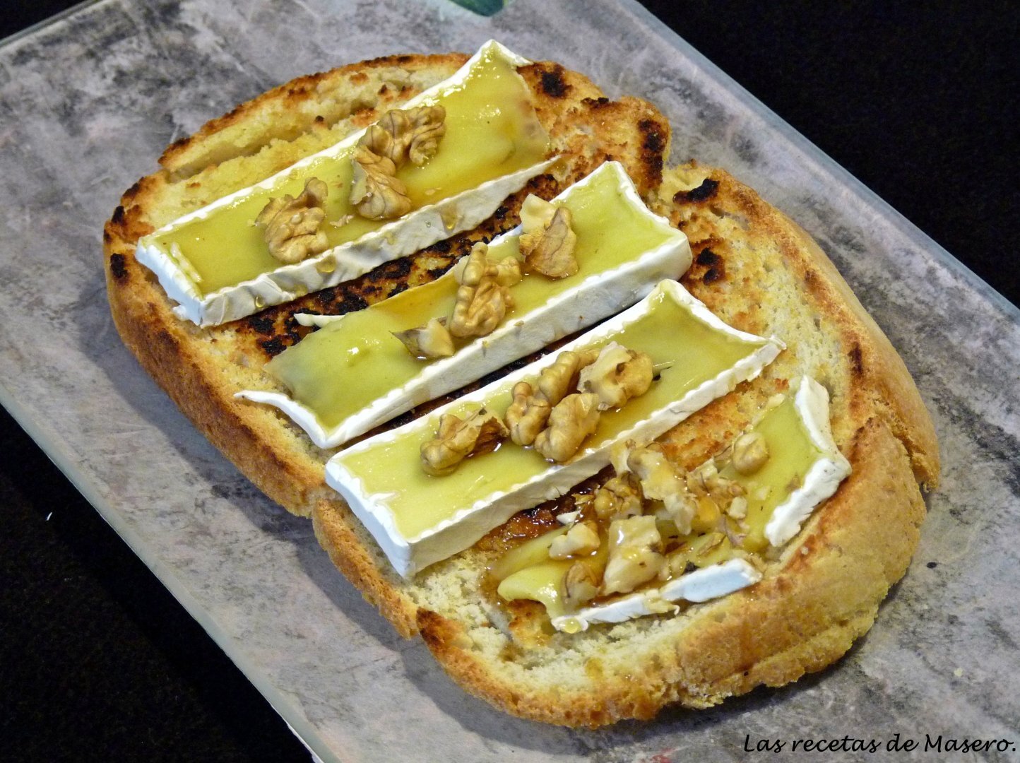Tosta de queso brie, miel y nueces., Receta Petitchef