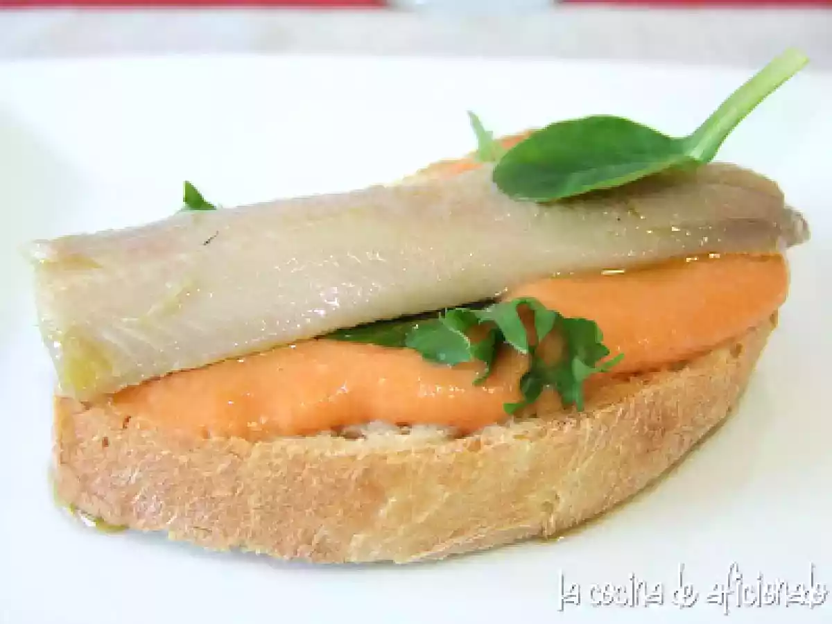 Tosta de salmorejo y sardina marinada