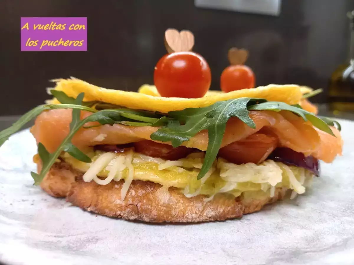 Tosta de tortilla rellena