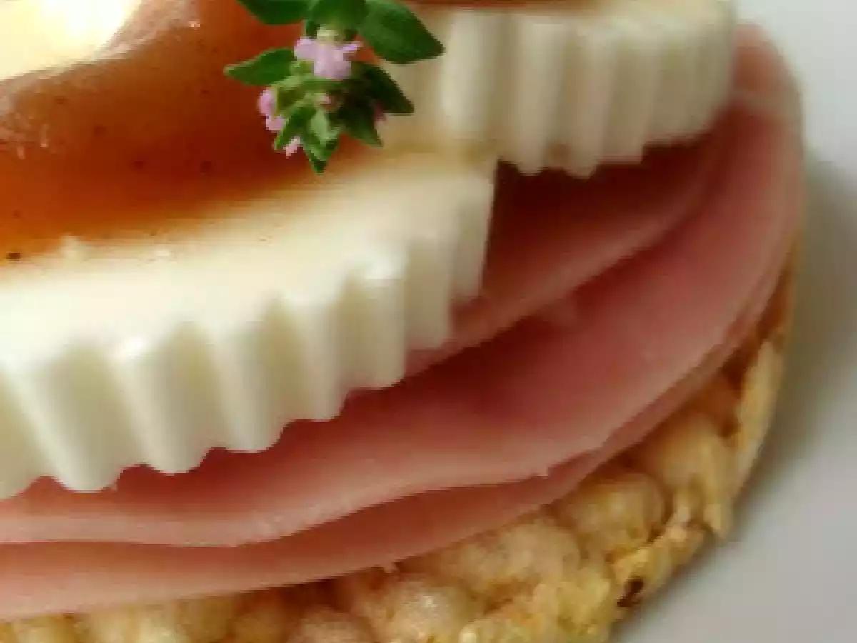 Tosta ligera con jamon y queso fresco