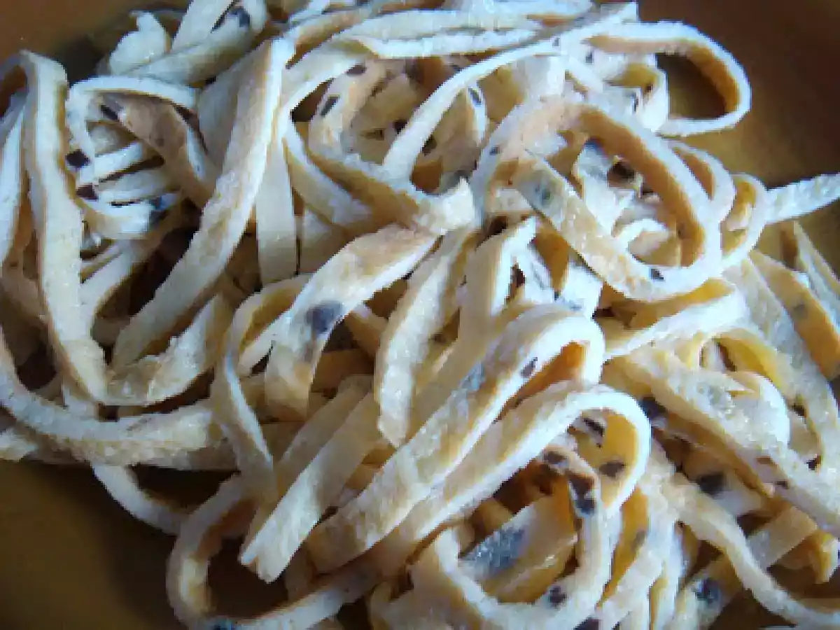 Tostada de Foie Gras con Tallarines de Trufa y Setas - foto 2