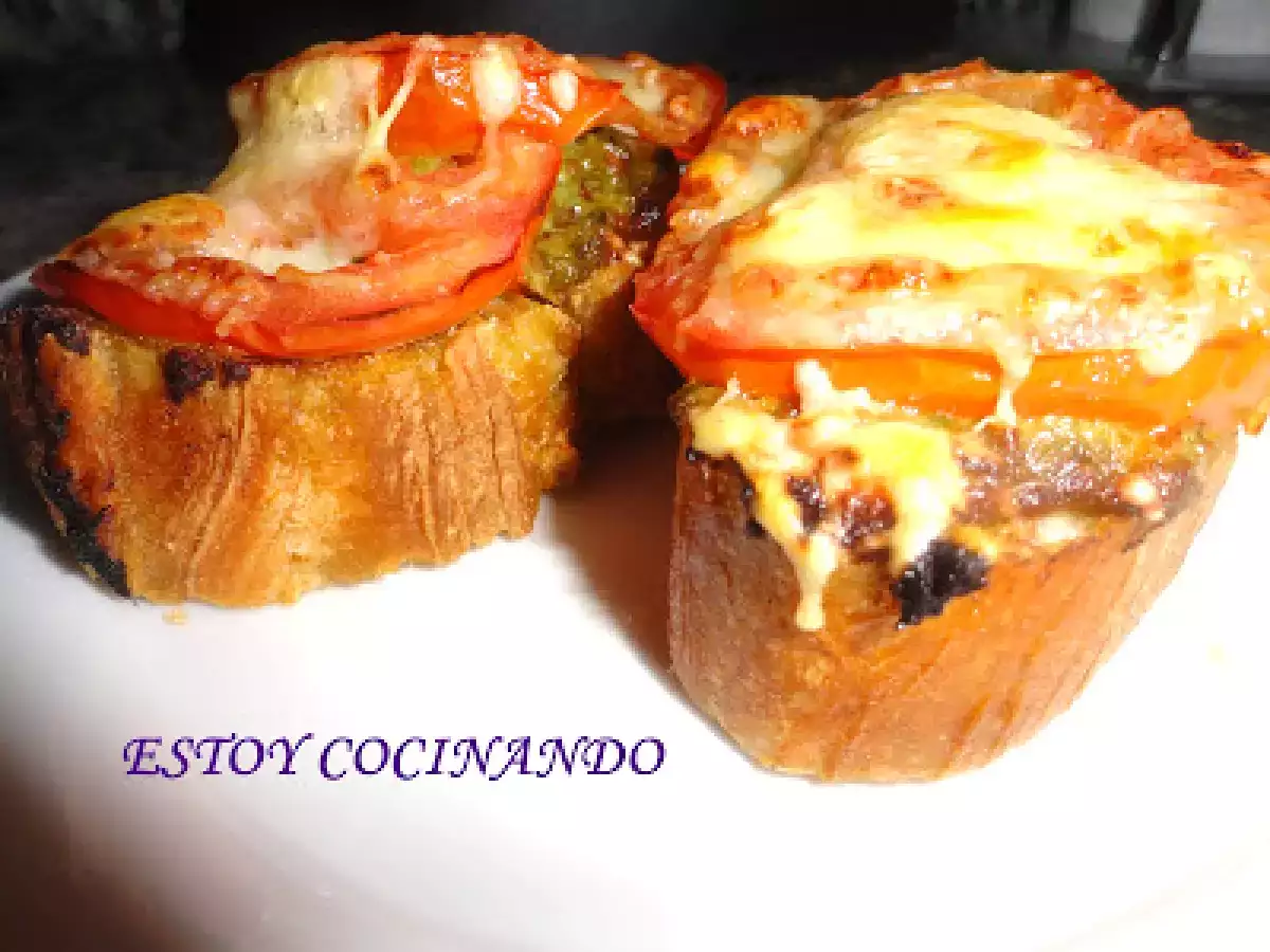 Tostadas de pizza de tomate