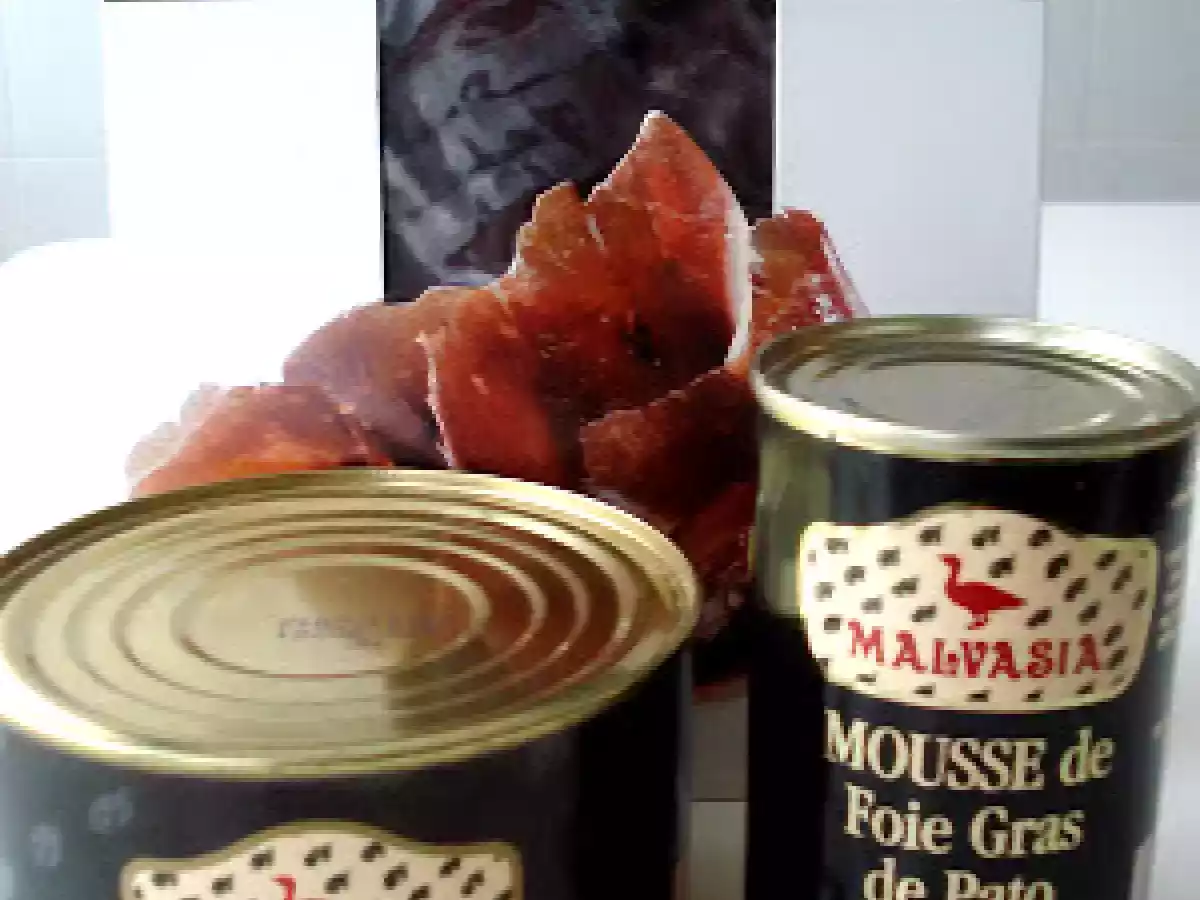 Tostas de jamón de pato con huevo de codorniz - foto 3