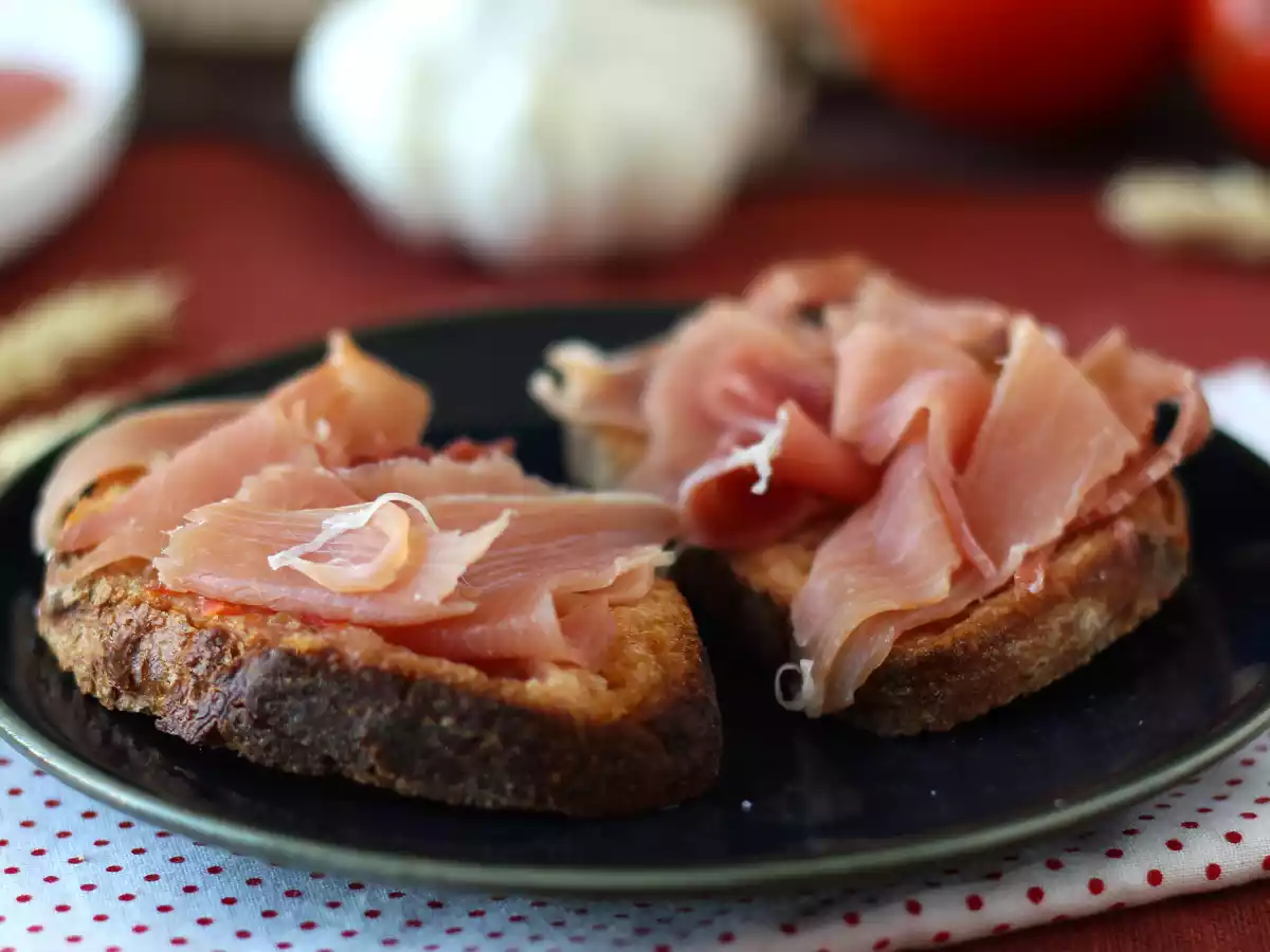 Tostas de jamón serrano y tomate - foto 3