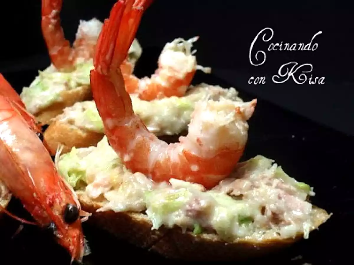 Tostas de langostinos