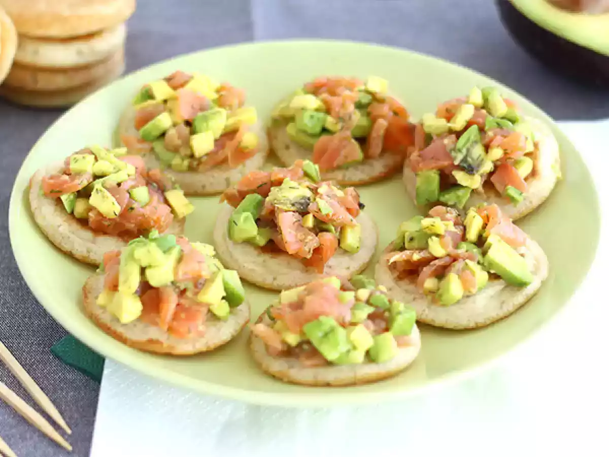 Tostas de salmón y aguacate