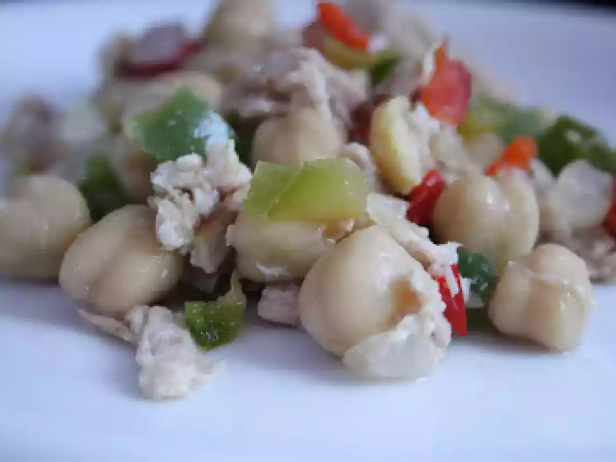 TRAMPÓ DE GARBANZOS Y ATÚN
