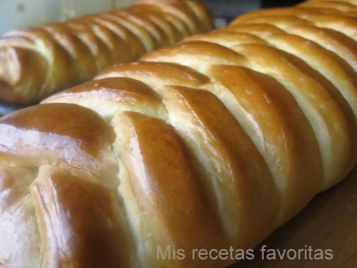 Trenza de cerezas y queso crema
