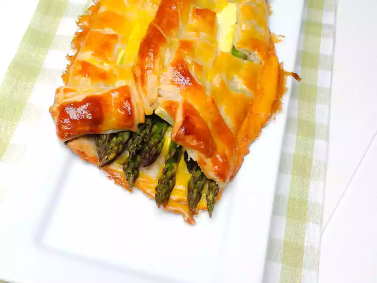 Trenza de hojaldre con espárragos y calabacín - foto 2