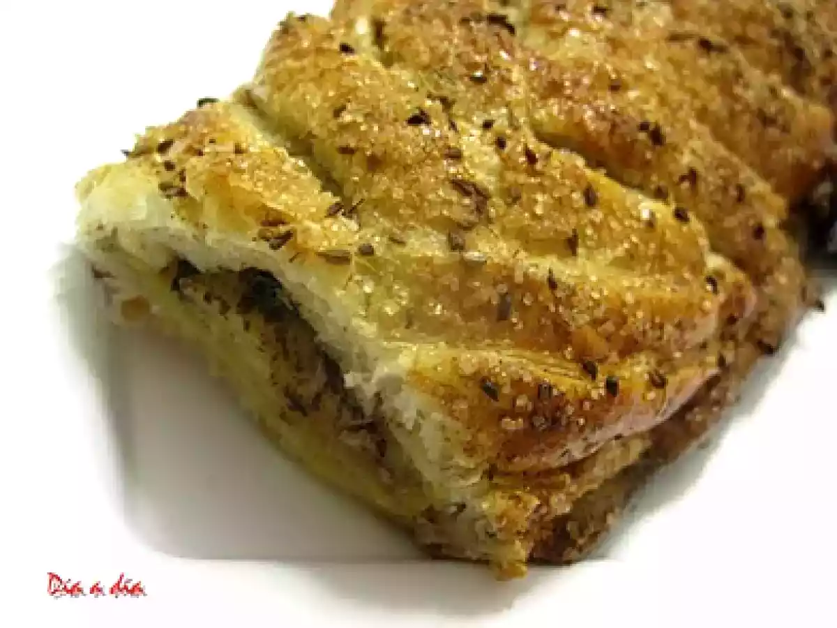 Trenza de Hojaldre con Manzana, Pasas y Piñones