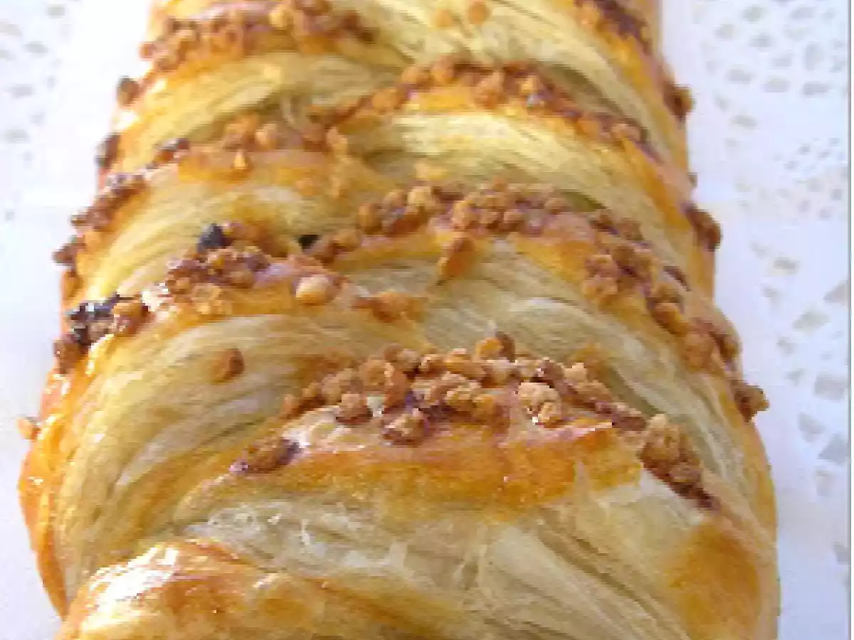 Trenza de hojaldre rellena de nocilla