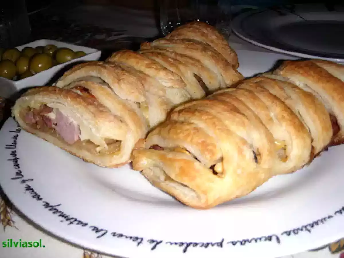 TRENZA DE HOJALDRE SALADO.