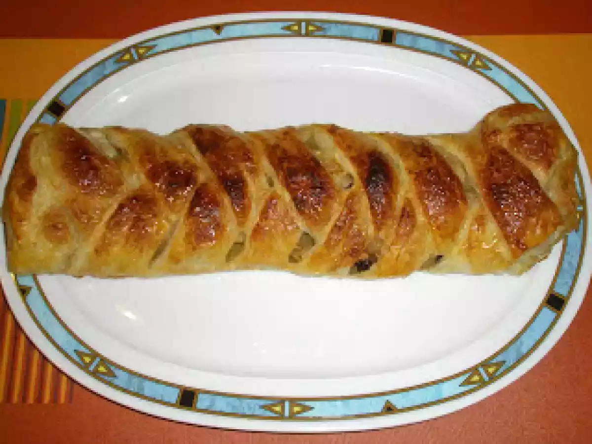 TRENZA DE MANZANA, NUECES, PASAS Y CANELA