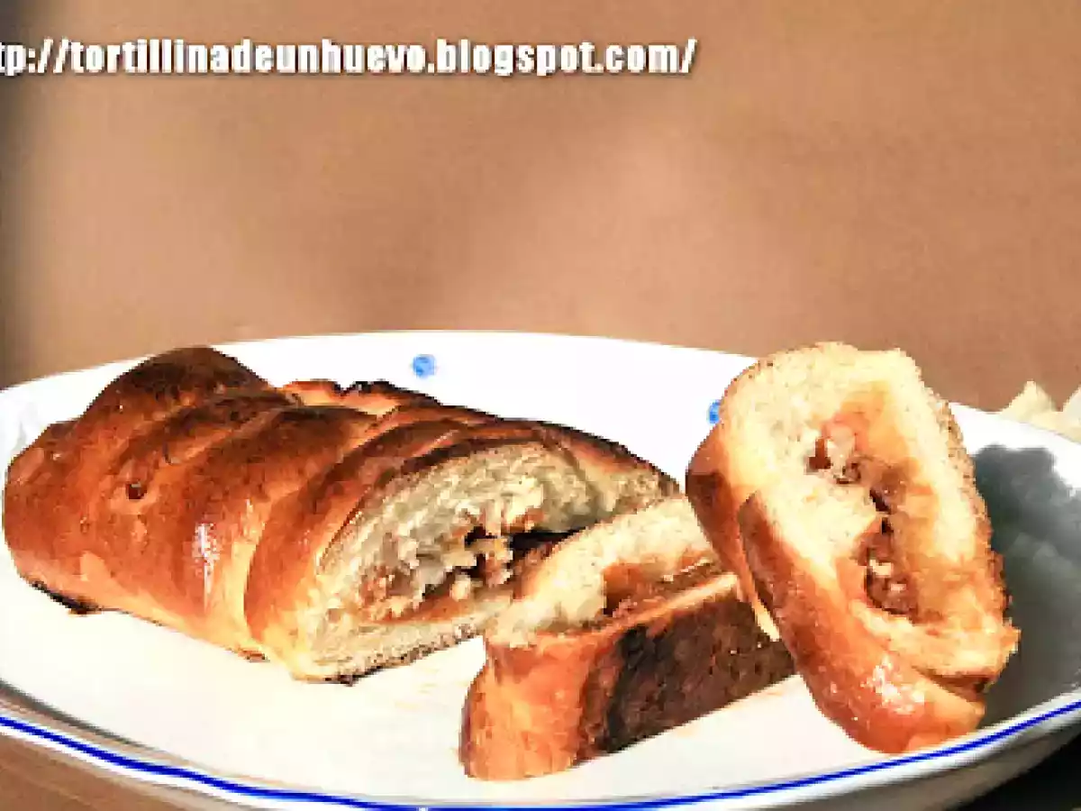 Trenza de morcilla patatera, pera y cebolla confitada - foto 2