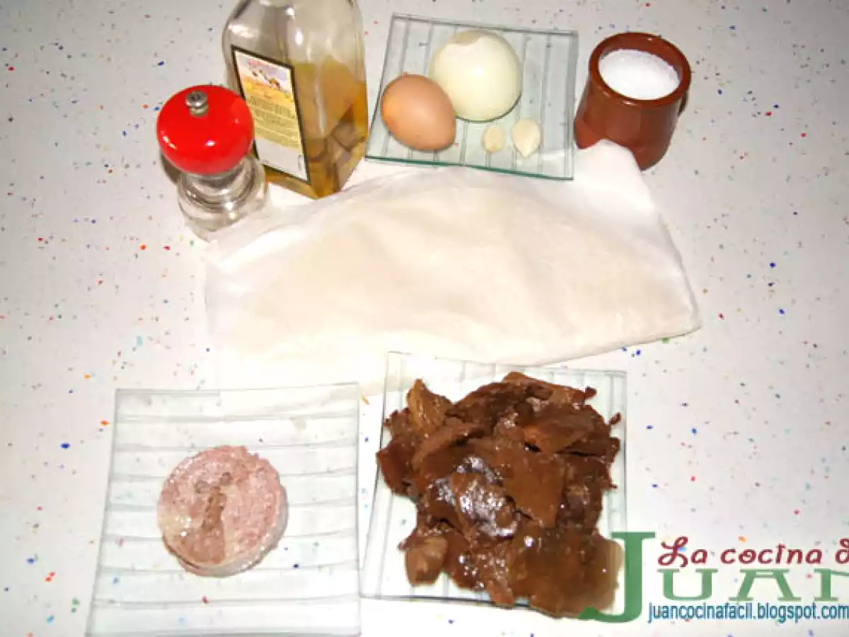 TRIÁNGULOS DE PASTA FILO RELLENOS DE ROVELLONES