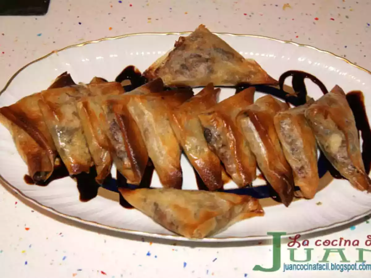 TRIÁNGULOS DE PASTA FILO RELLENOS DE ROVELLONES - foto 7