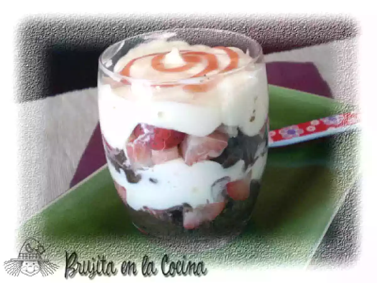 Trifle de chocolate y fresa
