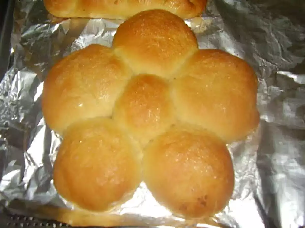 TRIPLE BRIOCHE RELLENO CON CHOCOLATE, SEMILLAS DE ADORMIDERA Y DULCE DE LECHE