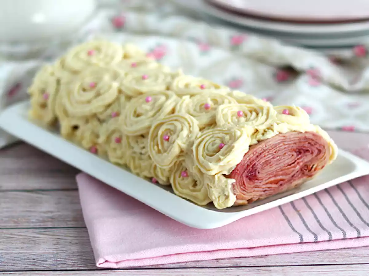 Tronco de Navidad de crepes, frambuesa y chocolate blanco - foto 2