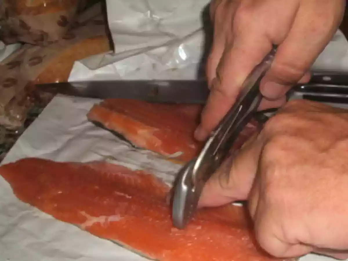 Trucha asalmonada marinada con eneldo - foto 2