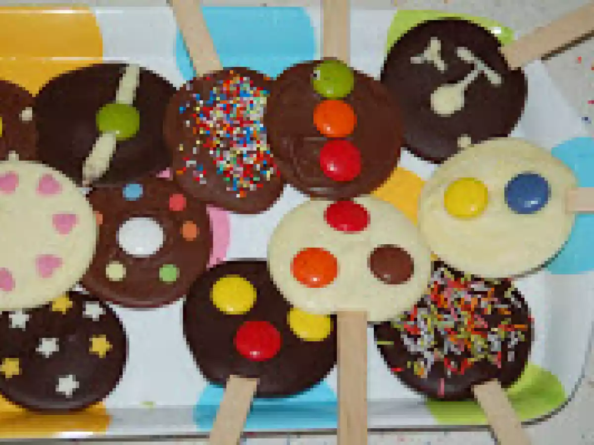 TRUCO O TRATO NUBES Y PIRULETAS DE CHOCOLATE - foto 2