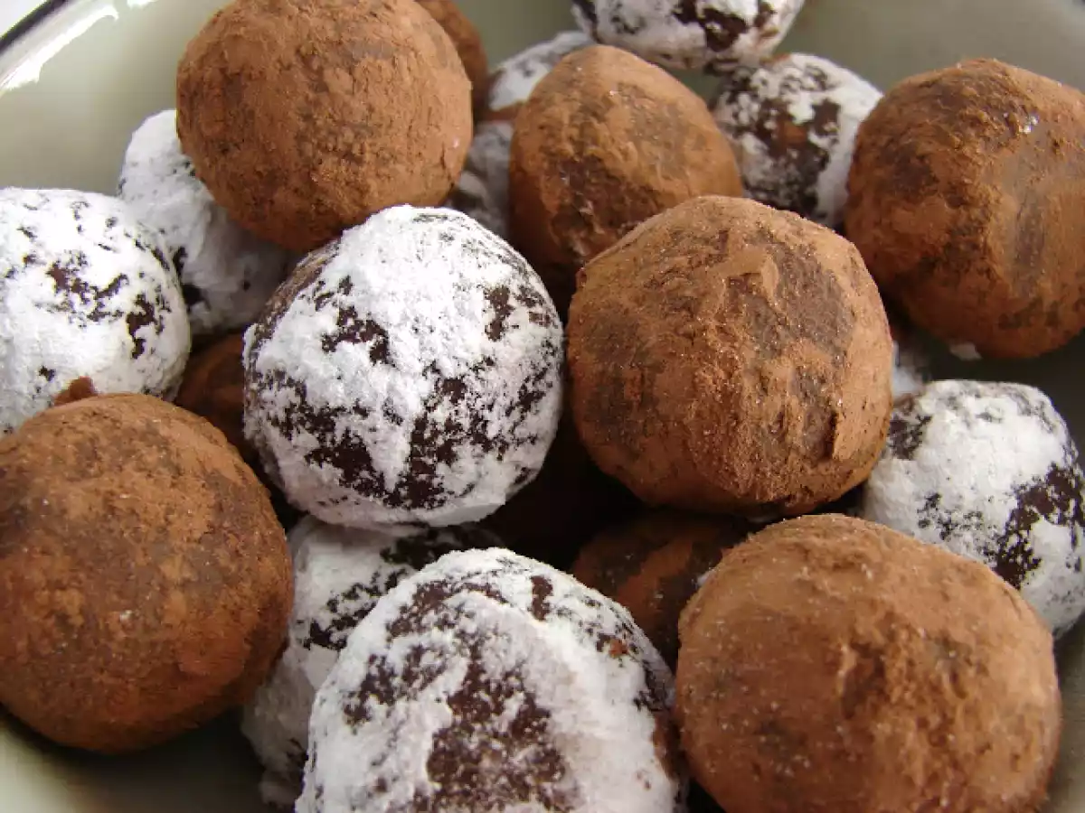 Trufas de chocolate y coco al ron