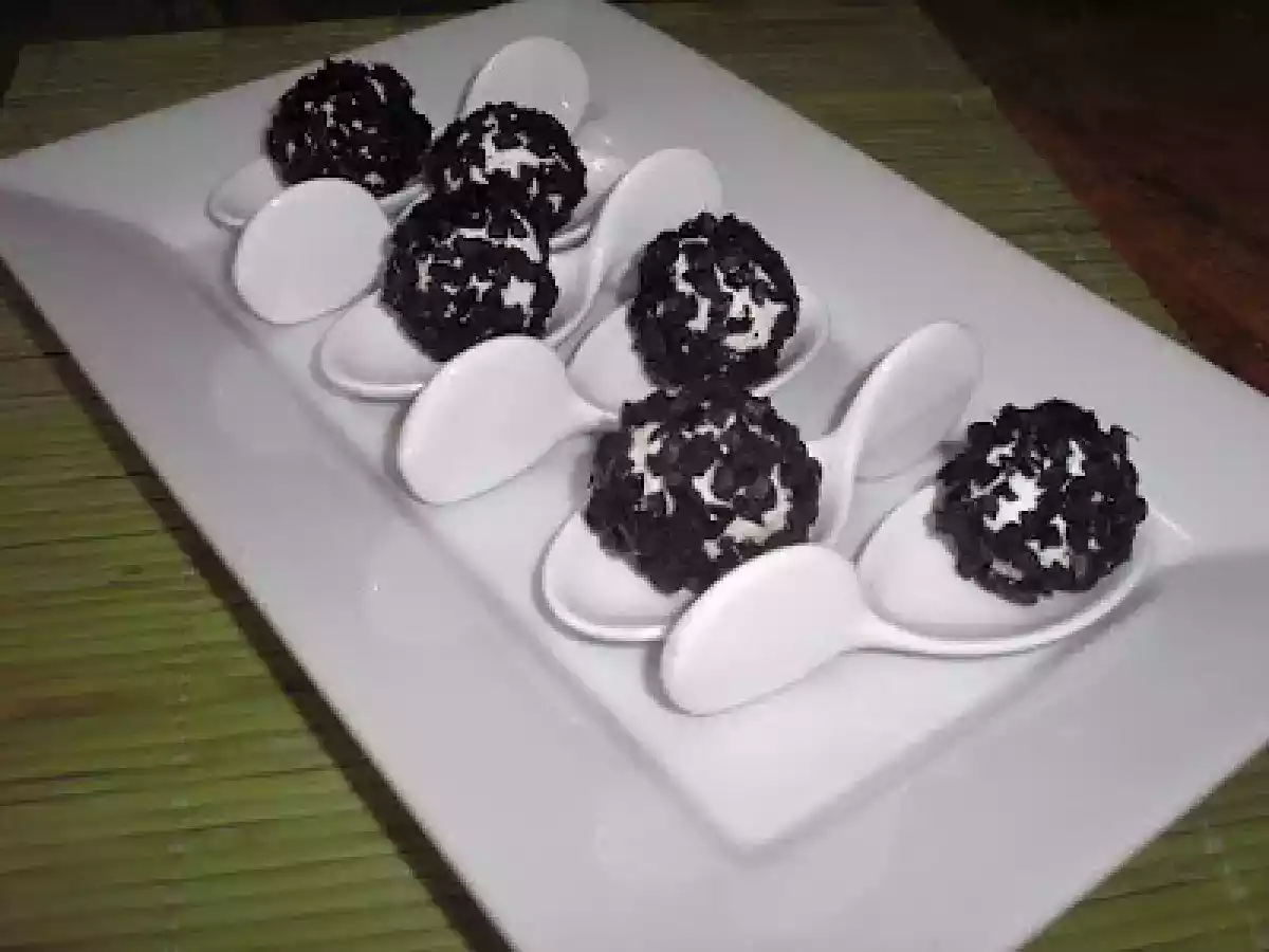 TRUFAS DE QUESO DE CABRA CON CORAZÓN DE MANZANA. - foto 2