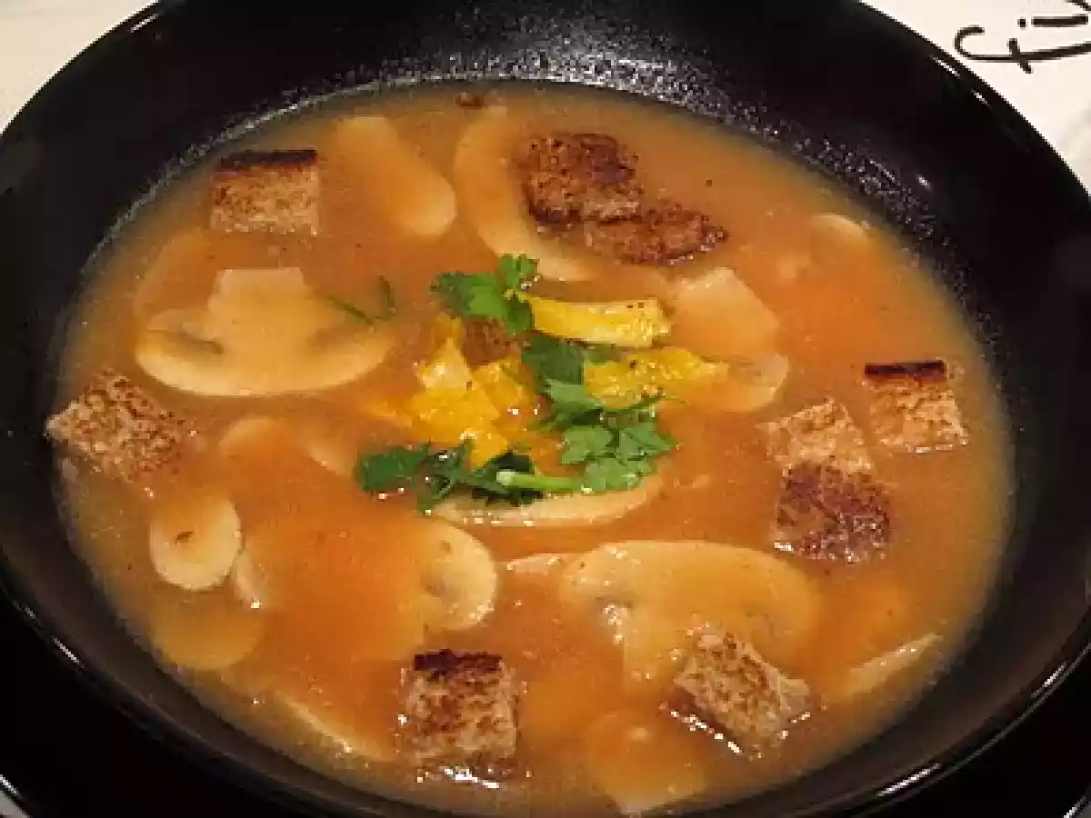TÚ Receta en la Cocina de Niu: Sopa de Tomate y Champiñones