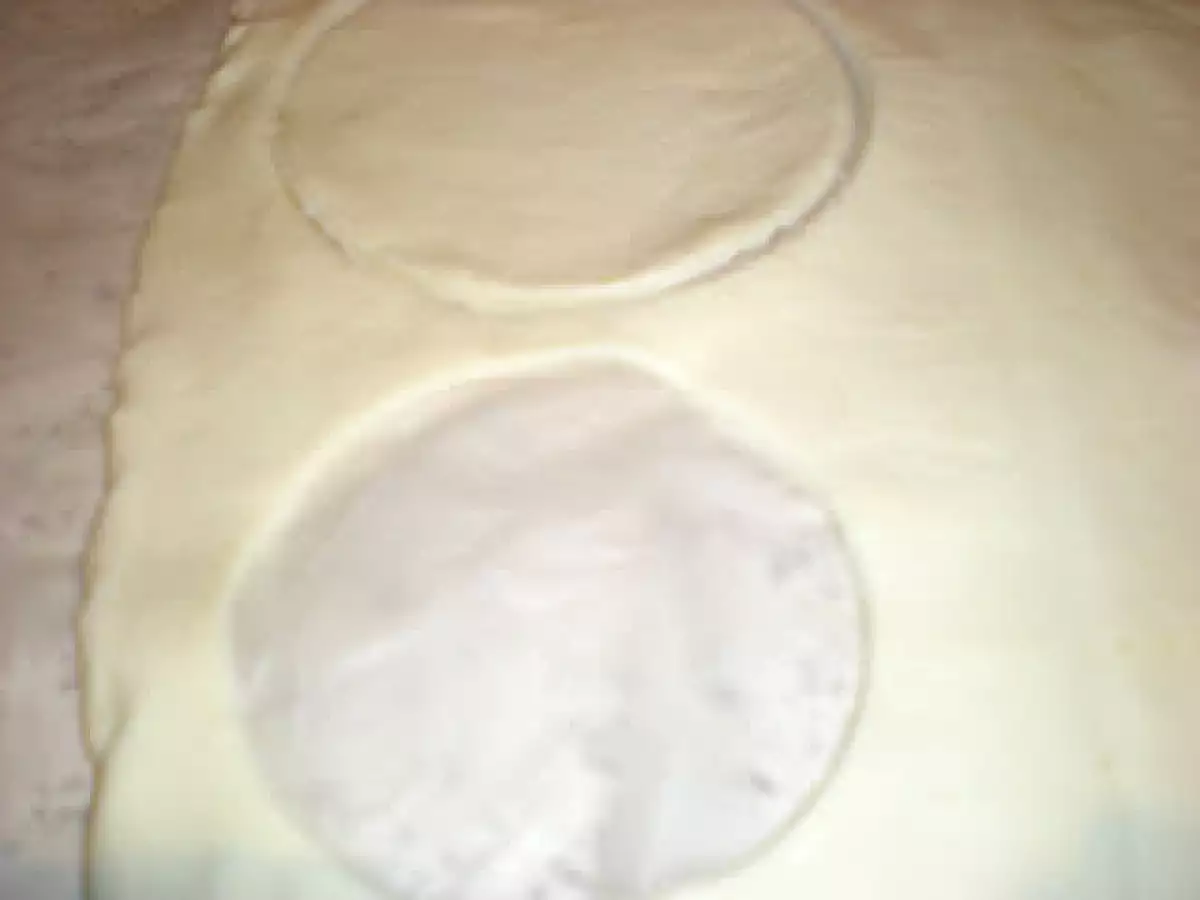 Tulipas de hojaldre con chocolate frutos secos y jalea de membrillo - foto 6