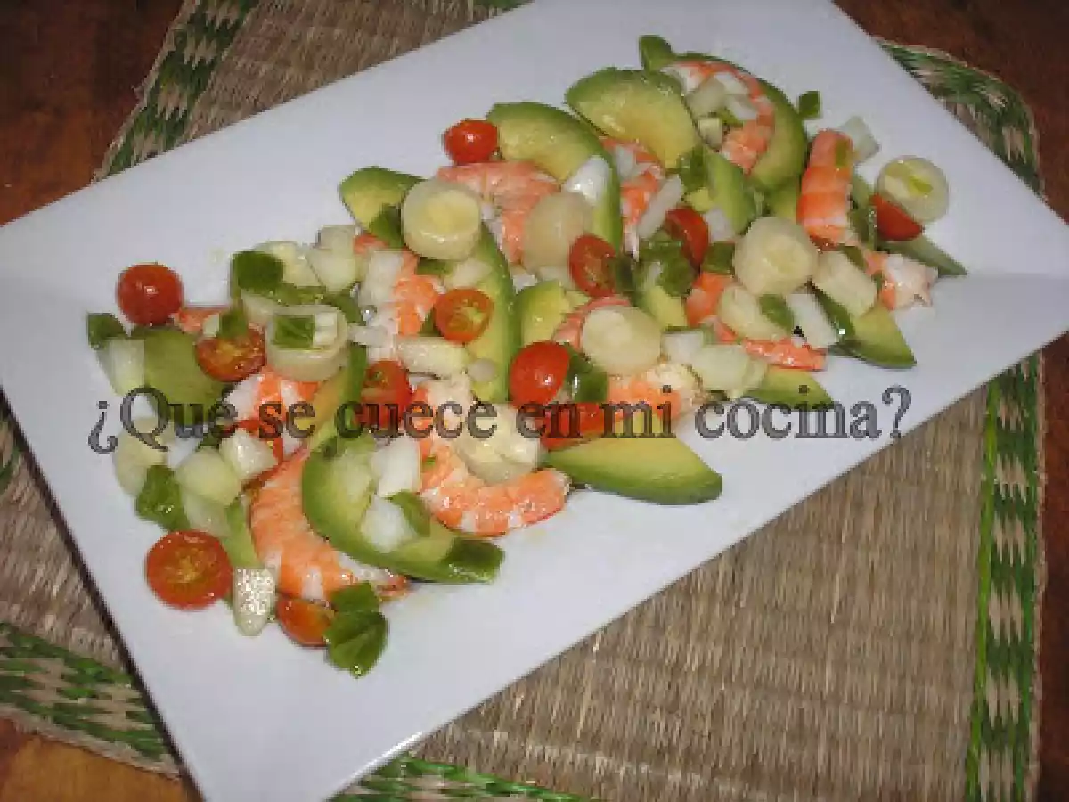 TUMBADITO DE AGUACATES Y LANGOSTINOS EN VINAGRETA.