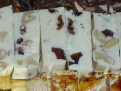 Turrón de chocolate blanco con higos secos y nueces