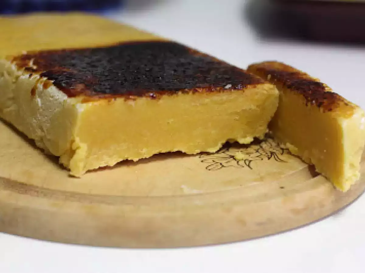 Turrón de yema (tal cual y mitad tostada)