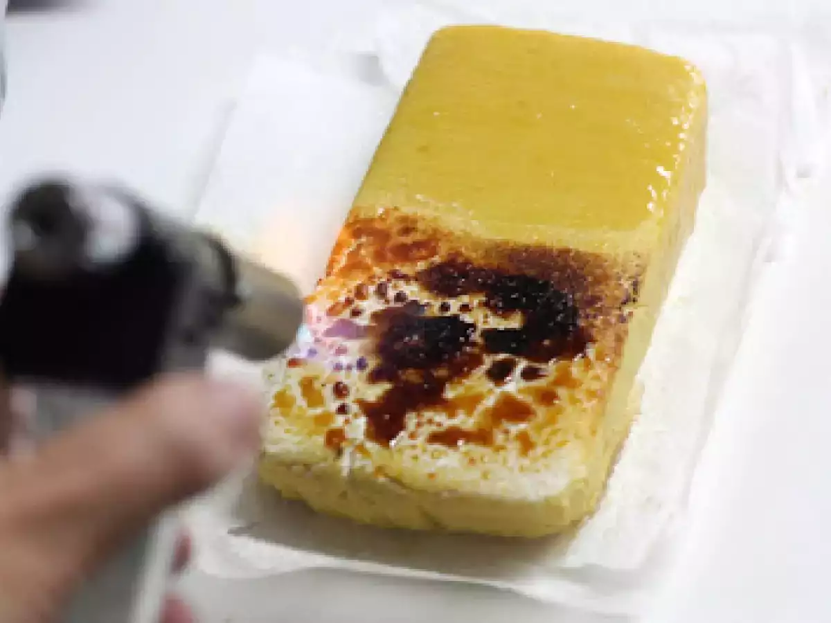 Turrón de yema (tal cual y mitad tostada) - foto 2