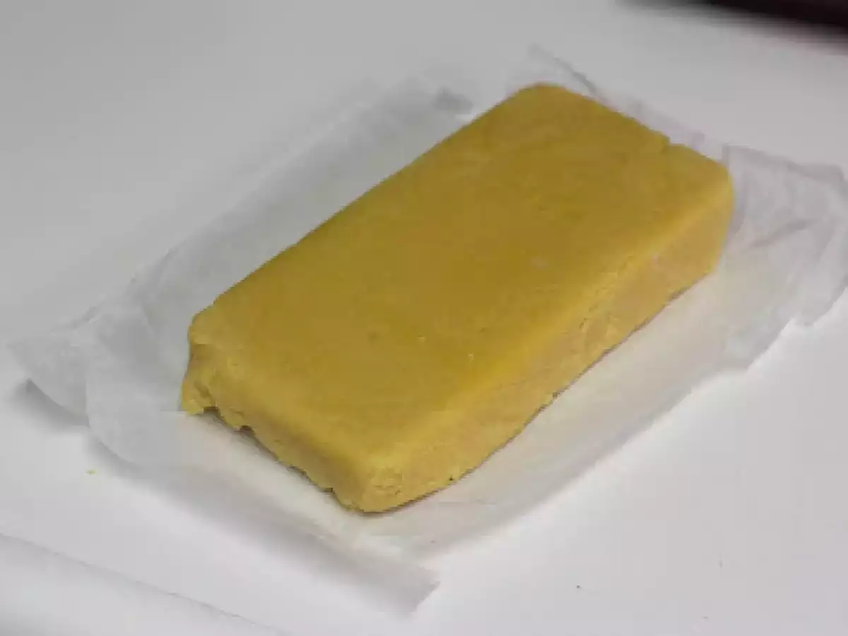 Turrón de yema (tal cual y mitad tostada) - foto 4