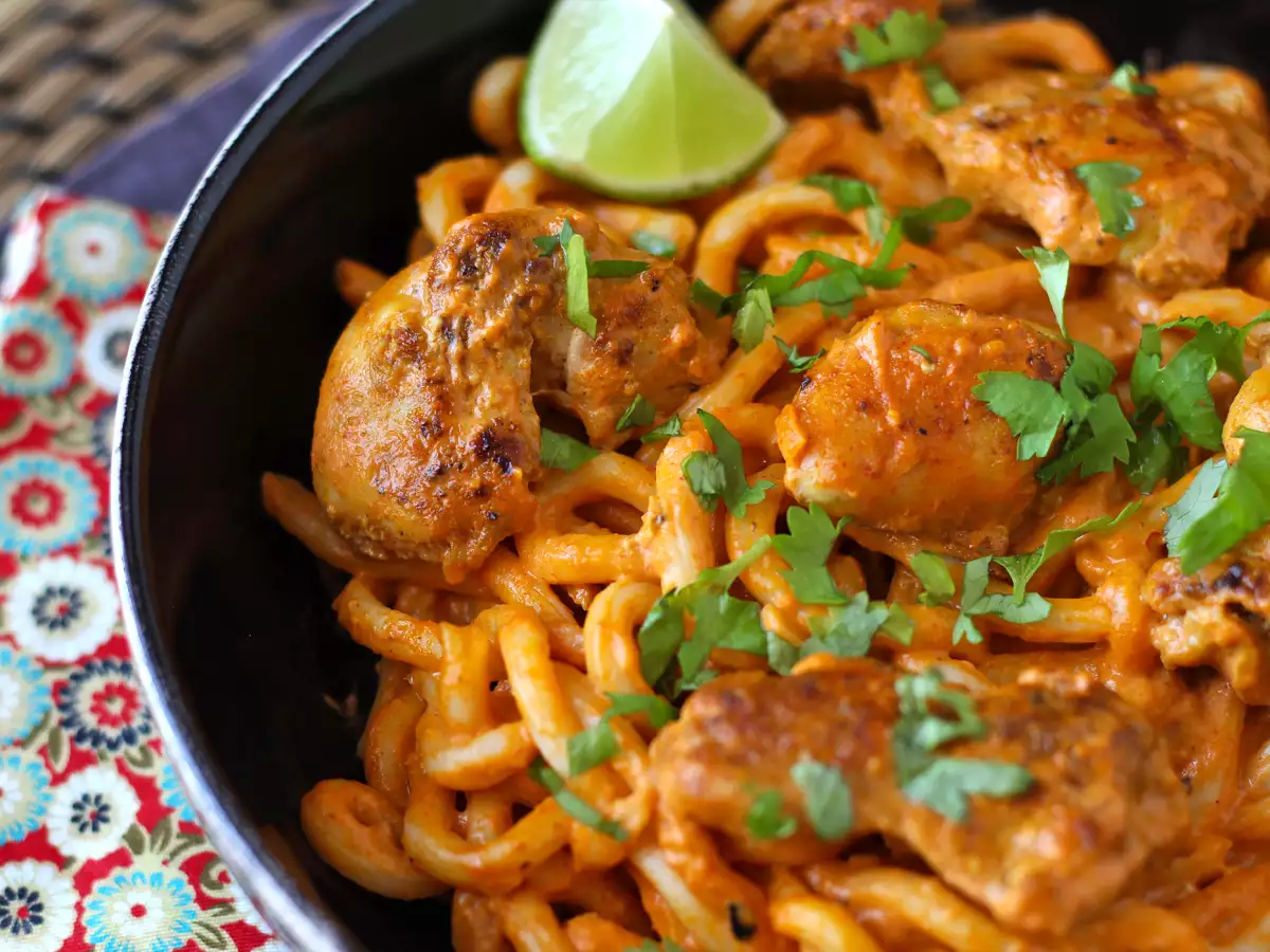 Udon con pollo, curry rojo tailandés y leche de coco - foto 3