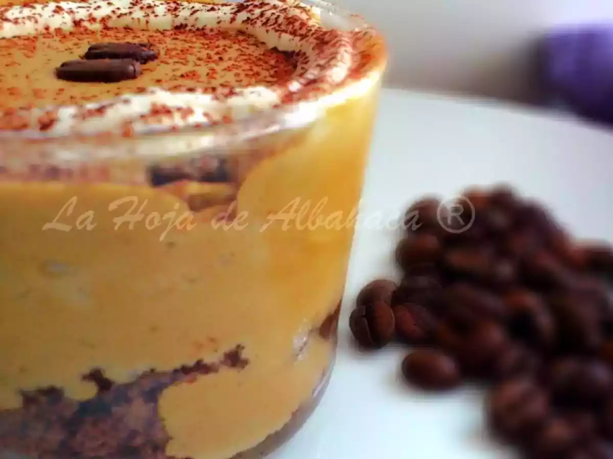 Vasitos de crema de café crujiente