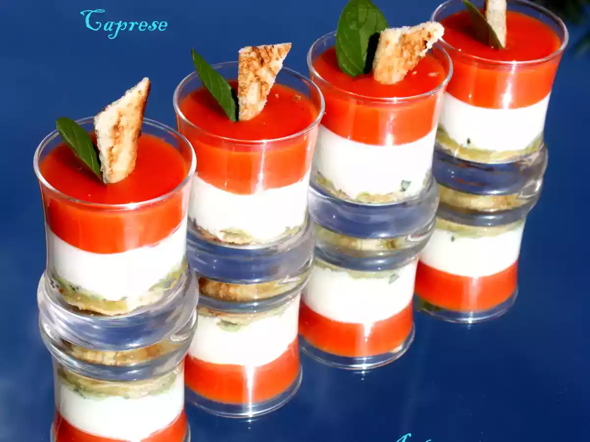 Vasitos de ensalada caprese