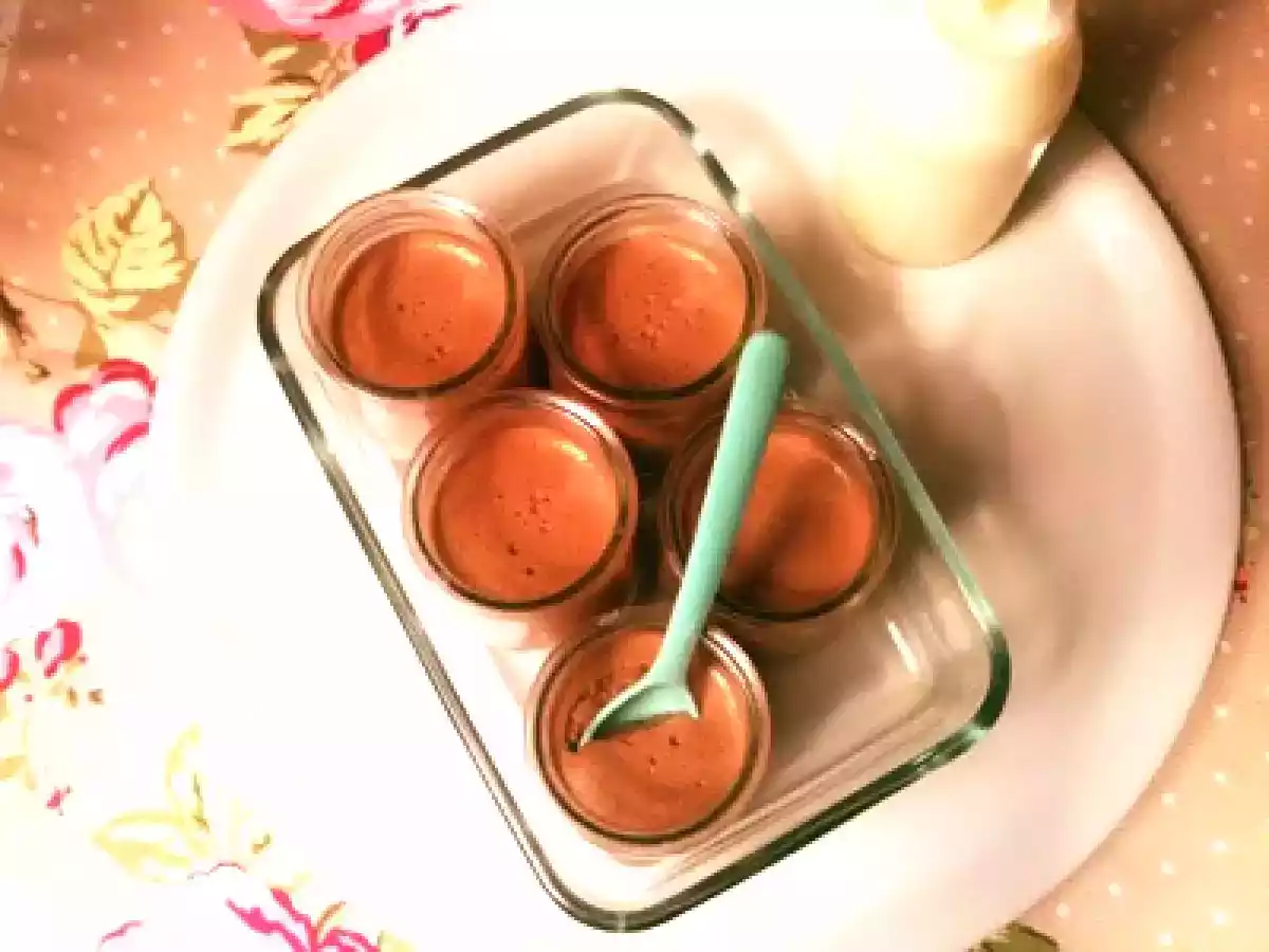 Vasitos de mousse de chocolate