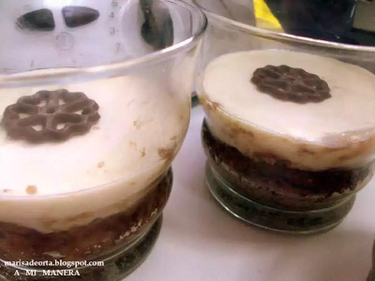 VASITOS DE TARTA DE GALLETAS Y PLÁTANO - foto 2